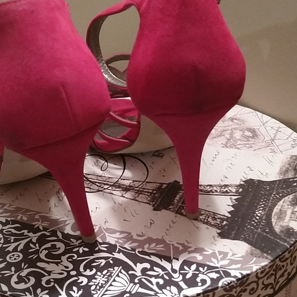 Heels - Picture 3 of 5